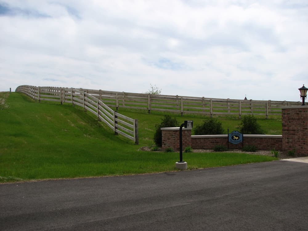wood-board-gates-horse-farm-agricultural-sager-fencing